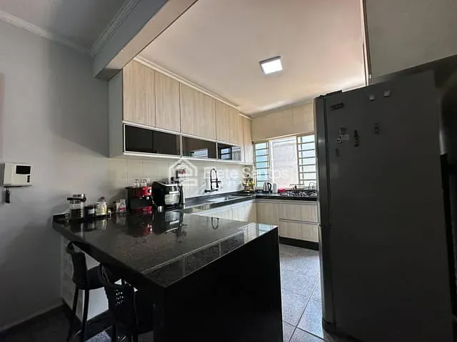 Casa com 250m² 3 quartos e 3 banheiros, à venda, no bairro Jardim Alfa em Santa Bárbara D'Oeste
