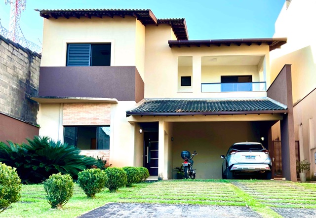 Casa com 309m² 3 quartos e 4 banheiros, à venda, no bairro Operária em Londrina