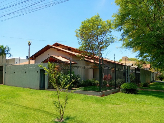 Casa com 800m² 3 quartos e 3 banheiros, à venda, no bairro Jardim Mônaco em Dourados