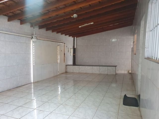 Casa com 250m² 3 quartos e 1 banheiro, à venda, no bairro Atenas em Birigui