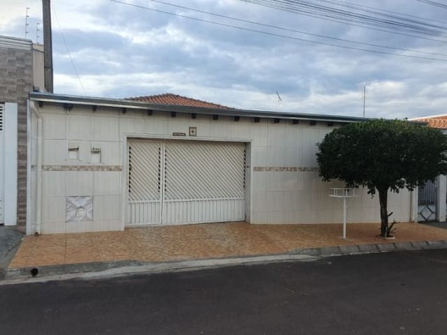 Casa com 250m² 3 quartos e 1 banheiro, à venda, no bairro Atenas em Birigui