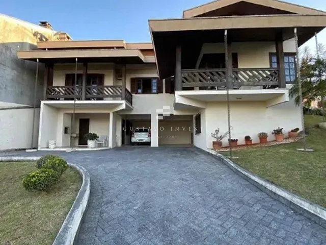 Casa 3 quartos e 4 banheiros, à venda, no bairro Souza Cruz em Brusque