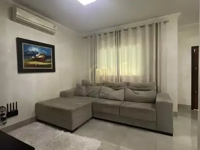 Casa 3 quartos e 2 banheiros, à venda, no bairro Residencial Flamboyant em Nova Mutum