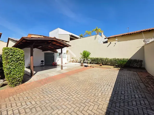 Casa com 111m² 3 quartos e 2 banheiros, à venda, no bairro Parque Industrial de Goiânia em Goiânia