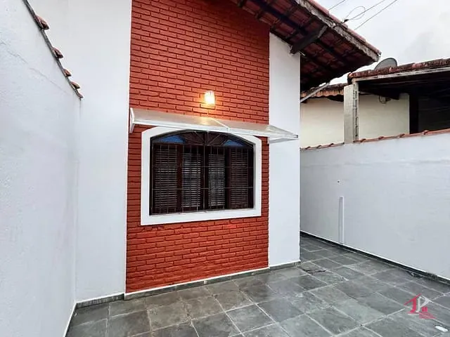 Casa 2 quartos e 2 banheiros, à venda, no bairro Corumba em Itanhaém