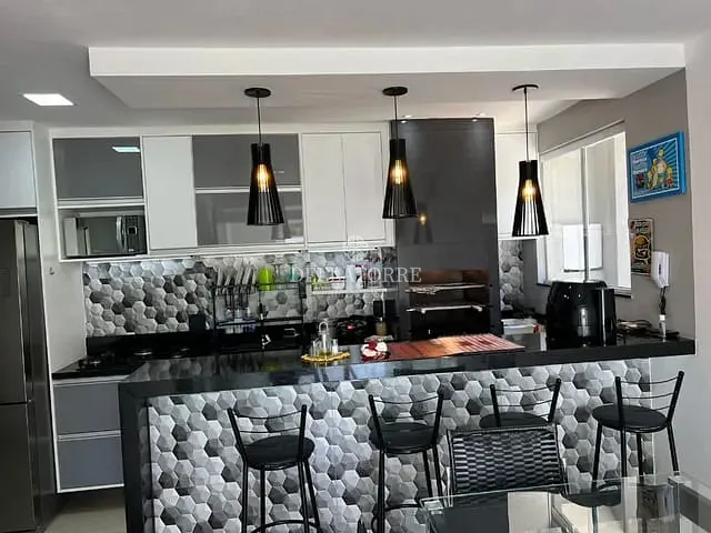 Casa com 350m² 2 quartos e 1 banheiro, para alugar, no bairro Jardim Salaco em Teresópolis