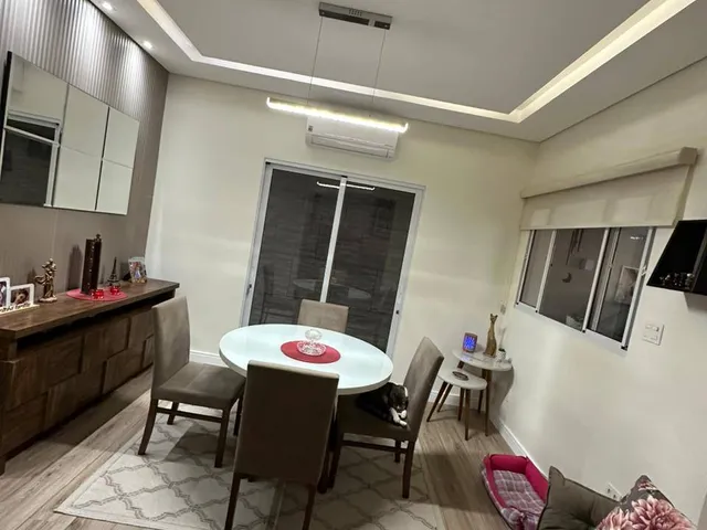 Casa 2 quartos e 3 banheiros, à venda, no bairro Vila Helena em Jundiaí