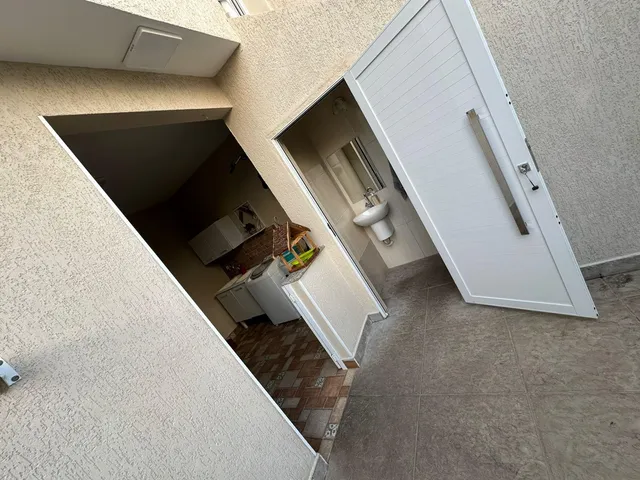 Casa 2 quartos e 3 banheiros, à venda, no bairro Vila Helena em Jundiaí