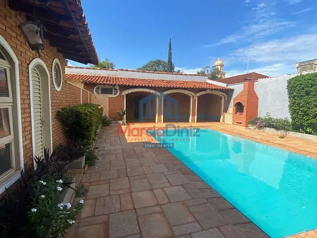 Casa com 585m² 5 quartos e 4 banheiros, à venda, no bairro Centro em Ituverava