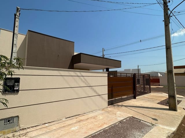 Casa 3 quartos e 1 banheiro, à venda, no bairro Residencial Pienza em Sinop