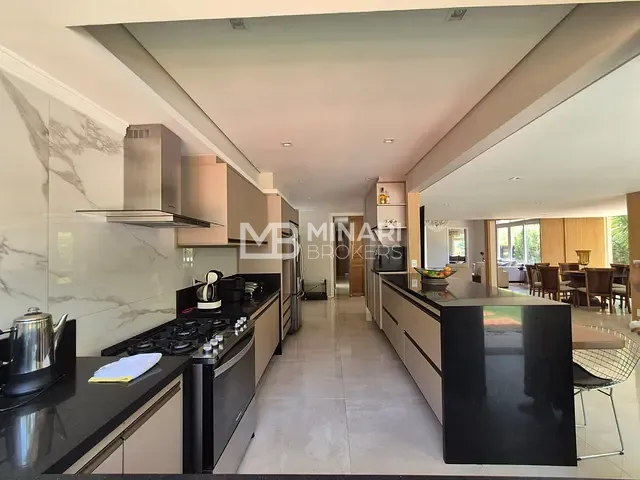 Casa 4 quartos e 6 banheiros, para alugar, no bairro Tamboré em Santana de Parnaíba
