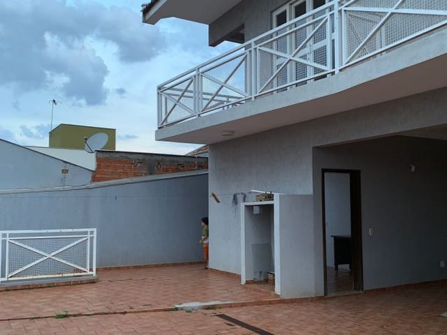 Casa com 312m² 3 quartos e 4 banheiros, à venda ou para alugar, no bairro Jardim Santo Antônio em Cambé