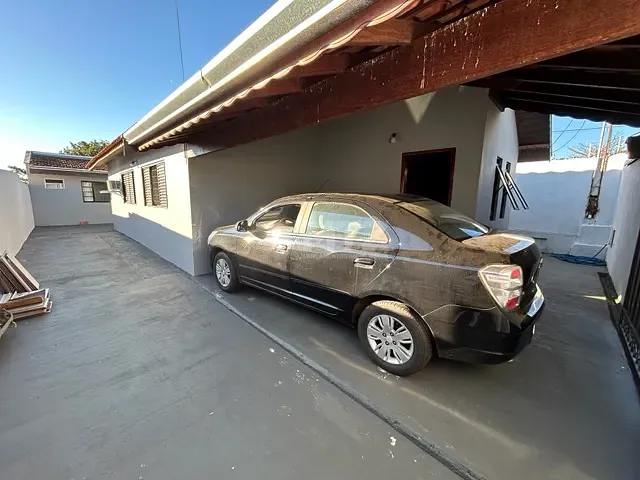 Casa com 250m² 3 quartos e 2 banheiros, à venda, no bairro Cohab 2 em Botucatu