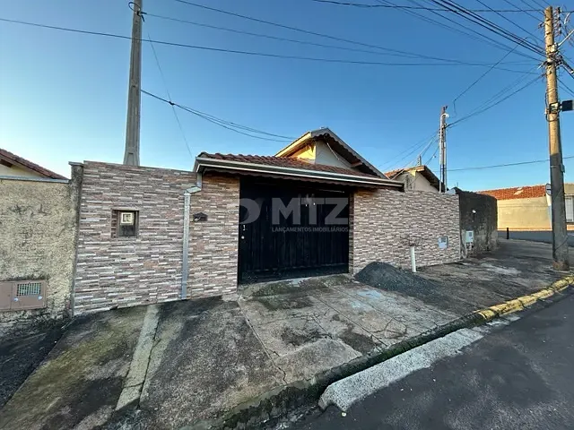 Casa com 250m² 3 quartos e 2 banheiros, à venda, no bairro Cohab 2 em Botucatu