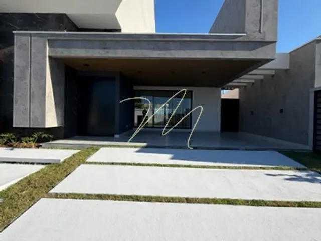 Casa 4 quartos e 5 banheiros, à venda, no bairro Nossa Senhora da Vitória em Ilhéus