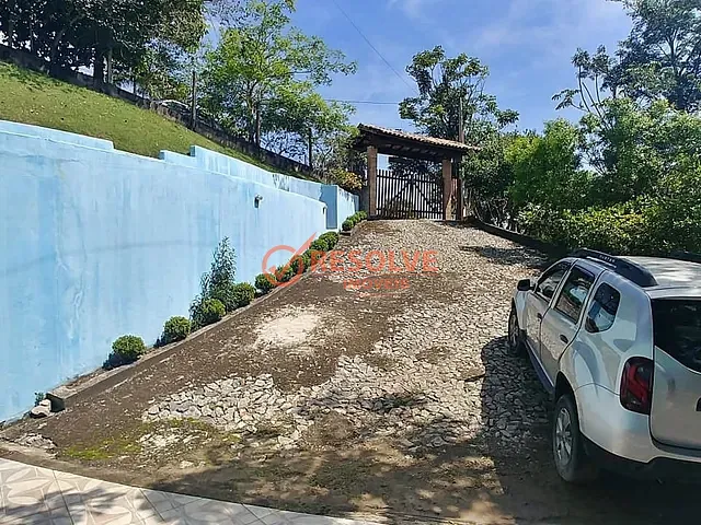 Casa com 2601m² 3 quartos e 3 banheiros, à venda, no bairro Capoeirinha em Guararema