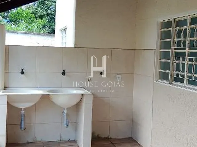 Casa com 404m² 3 quartos e 2 banheiros, à venda, no bairro Jardim Buriti Sereno em Aparecida de Goiânia