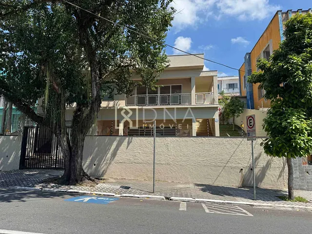 Casa 4 quartos e 2 banheiros, à venda, no bairro Jardim Bela Vista em São José dos Campos
