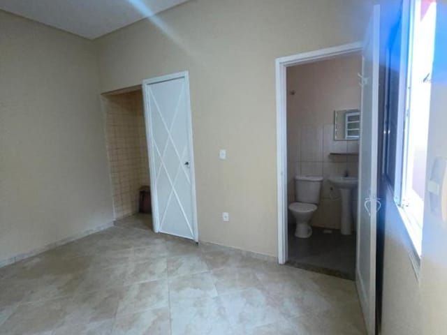 Casa com 228m² 5 quartos e 3 banheiros, à venda, no bairro Centro em Taubaté