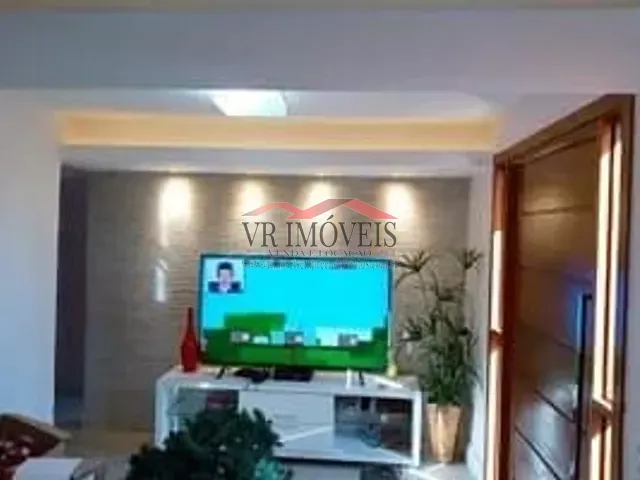 Casa 3 quartos e 3 banheiros, à venda, no bairro Monte Castelo em Volta Redonda