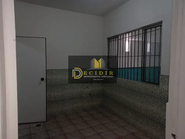 Casa com 290m², para alugar, no bairro Itaim Paulista em São Paulo