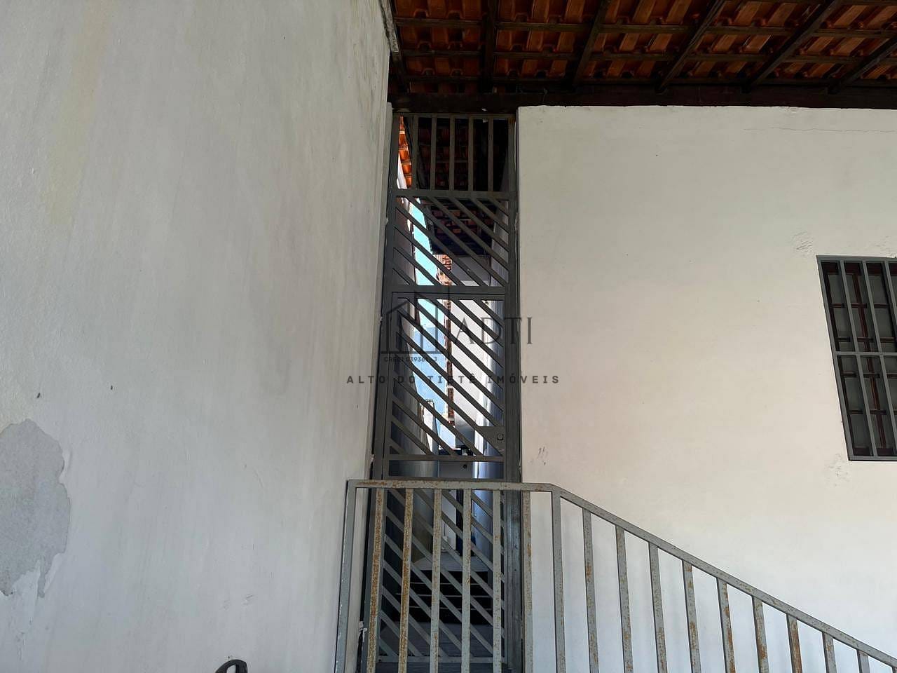 Casa à venda com 3 quartos, 226m² - Foto 8