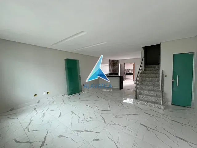 Casa com 249m² 3 quartos e 2 banheiros, à venda, no bairro Parque Olimpico em Governador Valadares