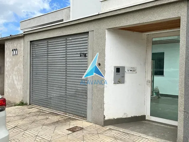 Casa com 249m² 3 quartos e 2 banheiros, à venda, no bairro Parque Olimpico em Governador Valadares