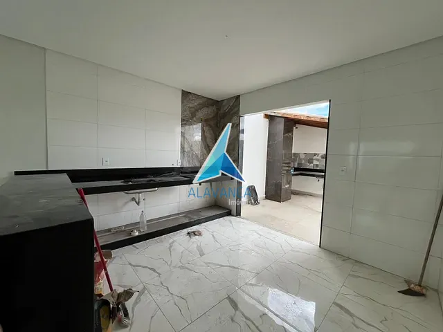 Casa com 249m² 3 quartos e 2 banheiros, à venda, no bairro Parque Olimpico em Governador Valadares