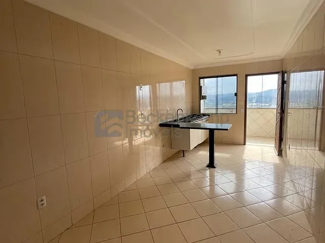 Casa com 326m² 3 quartos e 1 banheiro, à venda, no bairro Jardim Amália em Volta Redonda