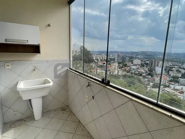 Casa com 326m² 3 quartos e 1 banheiro, à venda, no bairro Jardim Amália em Volta Redonda