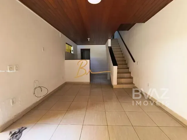 Casa com 120m² 3 quartos e 3 banheiros, para alugar, no bairro Parque Burle em Cabo Frio