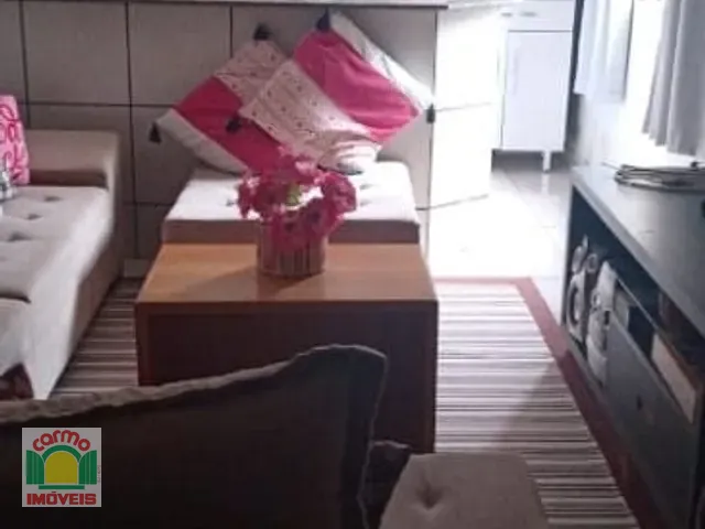 Casa com 300m² 5 quartos e 2 banheiros, à venda, no bairro Parque Brasília em Anápolis