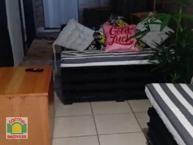 Casa com 300m² 5 quartos e 2 banheiros, à venda, no bairro Parque Brasília em Anápolis