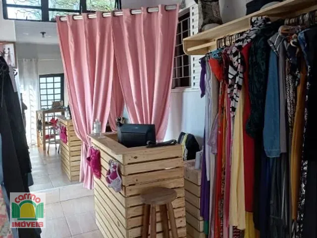 Casa com 300m² 5 quartos e 2 banheiros, à venda, no bairro Parque Brasília em Anápolis