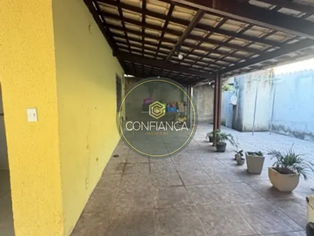 Casa 3 quartos e 3 banheiros, à venda, no bairro Nova Vista em Belo Horizonte