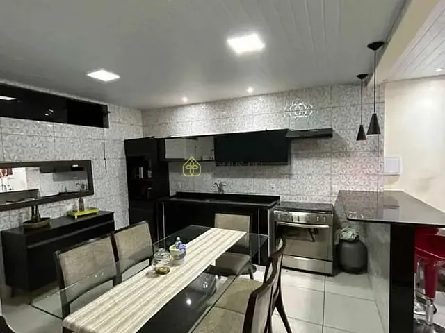 Casa 2 quartos e 1 banheiro, à venda, no bairro Novo Horizonte em Barra Mansa