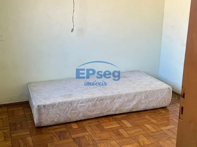 Casa com 336m² 3 quartos e 1 banheiro, à venda, no bairro Vila Recreio em Londrina