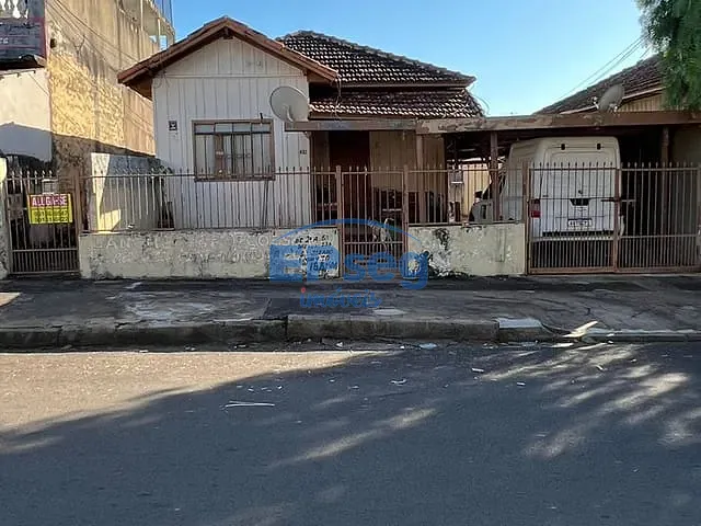 Casa com 336m² 3 quartos e 1 banheiro, à venda, no bairro Vila Recreio em Londrina
