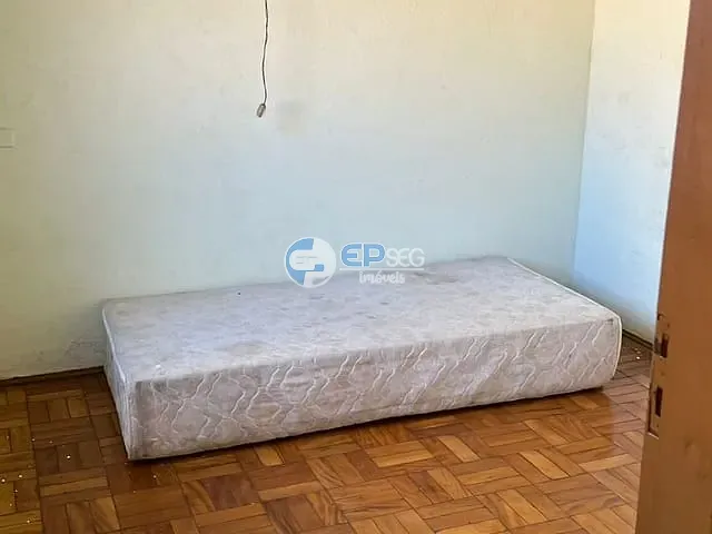 Casa com 336m² 3 quartos e 1 banheiro, à venda, no bairro Vila Recreio em Londrina