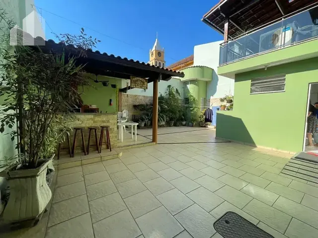 Casa com 226m² 5 quartos e 3 banheiros, à venda, no bairro Caonze em Nova Iguaçu