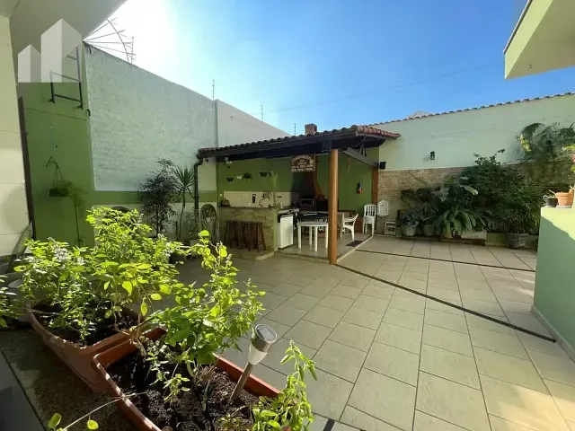 Casa com 226m² 5 quartos e 3 banheiros, à venda, no bairro Caonze em Nova Iguaçu