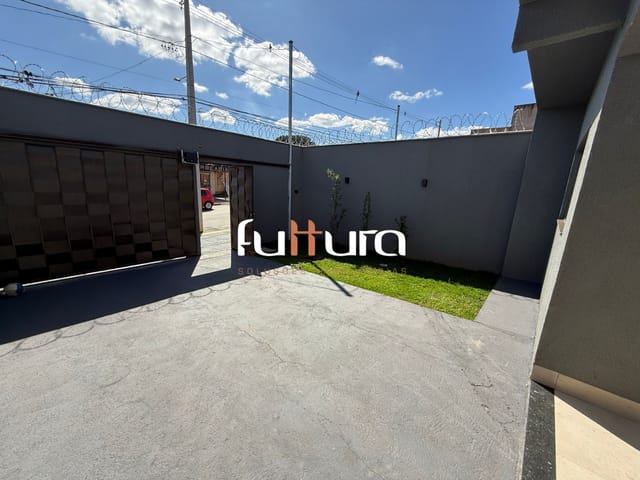 Casa com 245m² 3 quartos e 2 banheiros, à venda, no bairro Itapoã em Aparecida de Goiânia