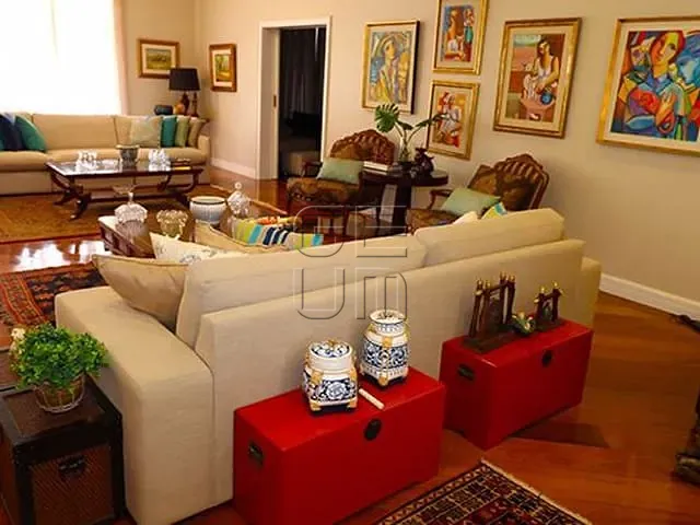 Casa com 1250m² 5 quartos e 6 banheiros, à venda, no bairro Tucano em Londrina