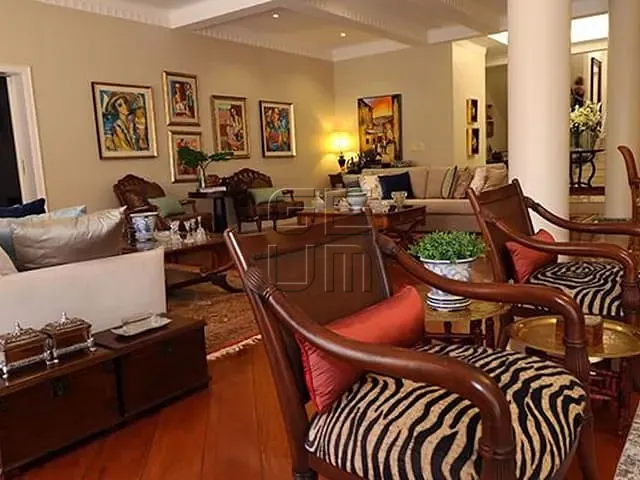 Casa com 1250m² 5 quartos e 6 banheiros, à venda, no bairro Tucano em Londrina