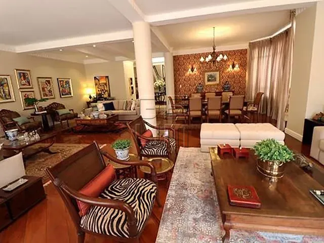 Casa com 1250m² 5 quartos e 6 banheiros, à venda, no bairro Tucano em Londrina