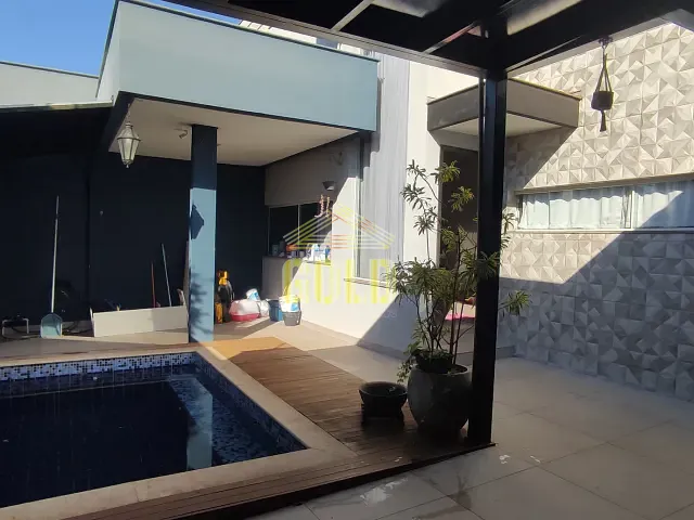 Casa com 126m² 3 quartos e 2 banheiros, à venda, no bairro Coliseu em Londrina