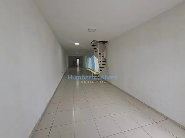 Casa com 274m² 4 quartos e 1 banheiro, para alugar, no bairro Brasil em Vitória da Conquista