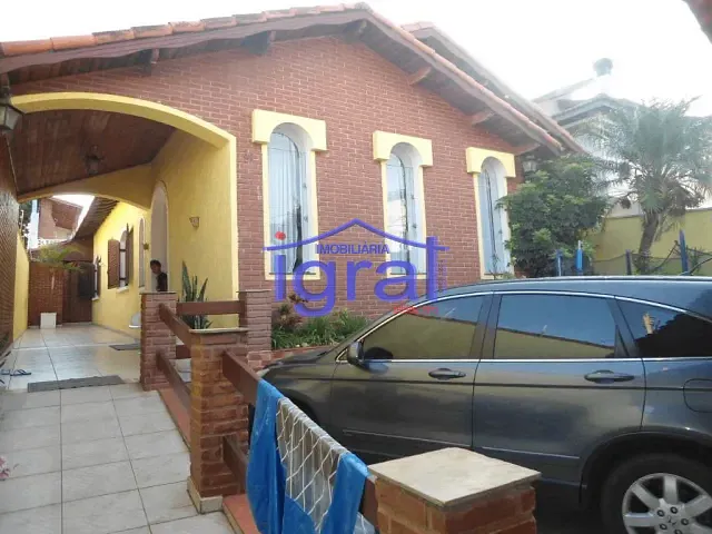 Casa com 394m² 3 quartos e 4 banheiros, à venda ou para alugar, no bairro Cidade Vargas em São Paulo