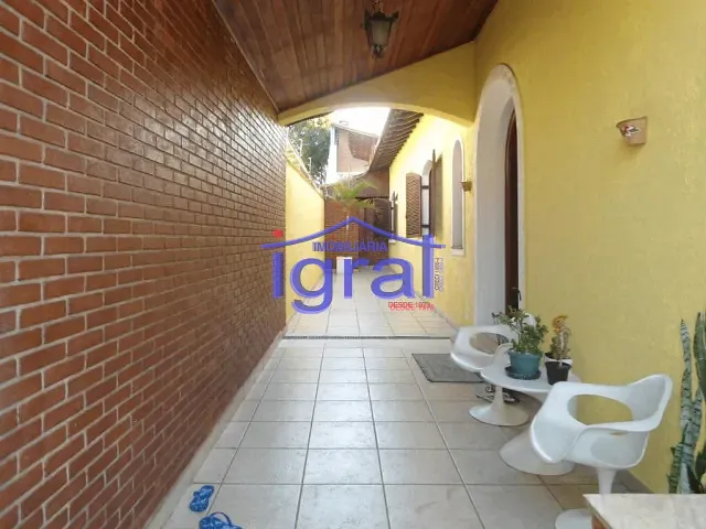 Casa com 394m² 3 quartos e 4 banheiros, à venda ou para alugar, no bairro Cidade Vargas em São Paulo